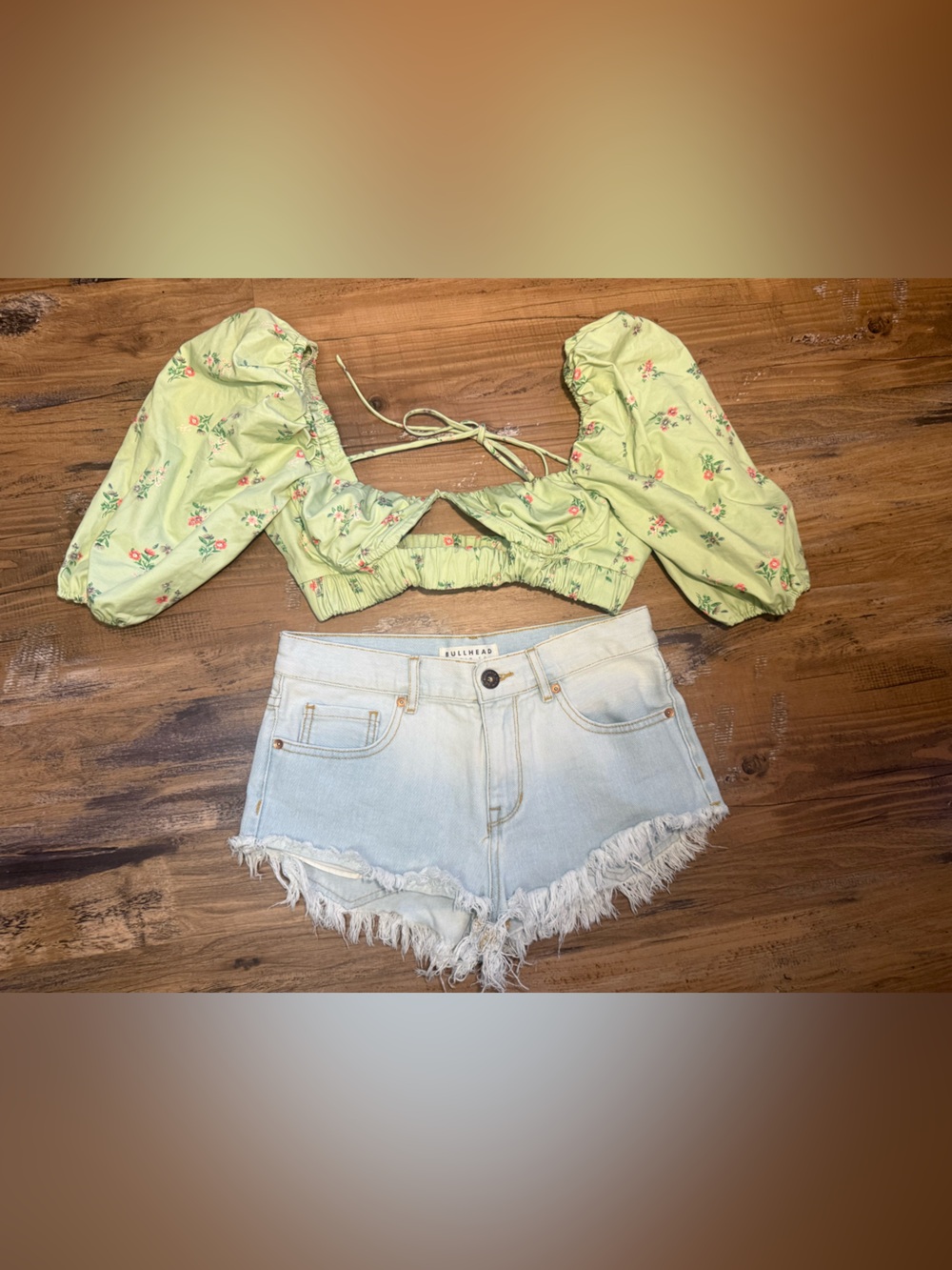 Bundle!Bullhead denim shorts and Forever21 cropped fitted floral
